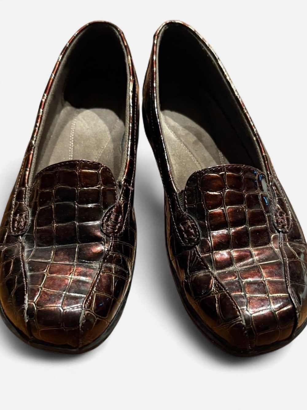 Clarks Croc Embossed Brown Patent Leather Loafers Sz 7.5